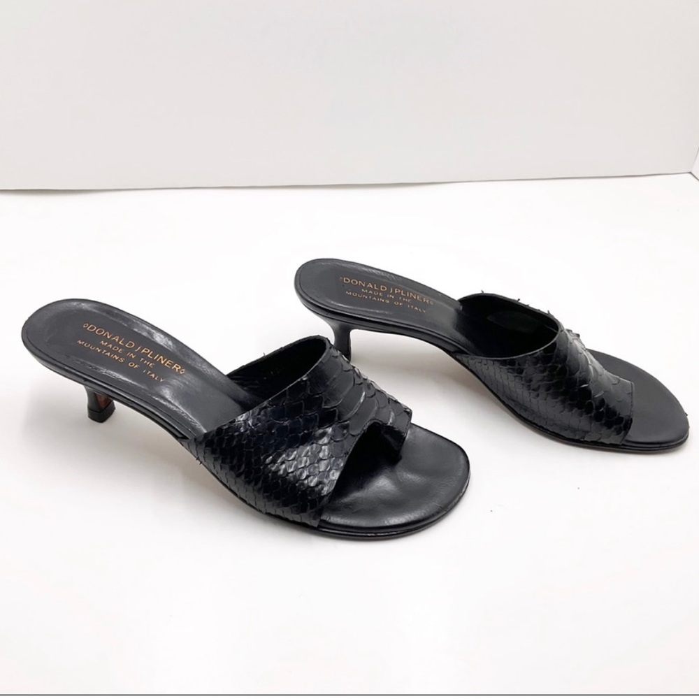 Donald J Pliner Valore snake skin sandals. Made in Italy